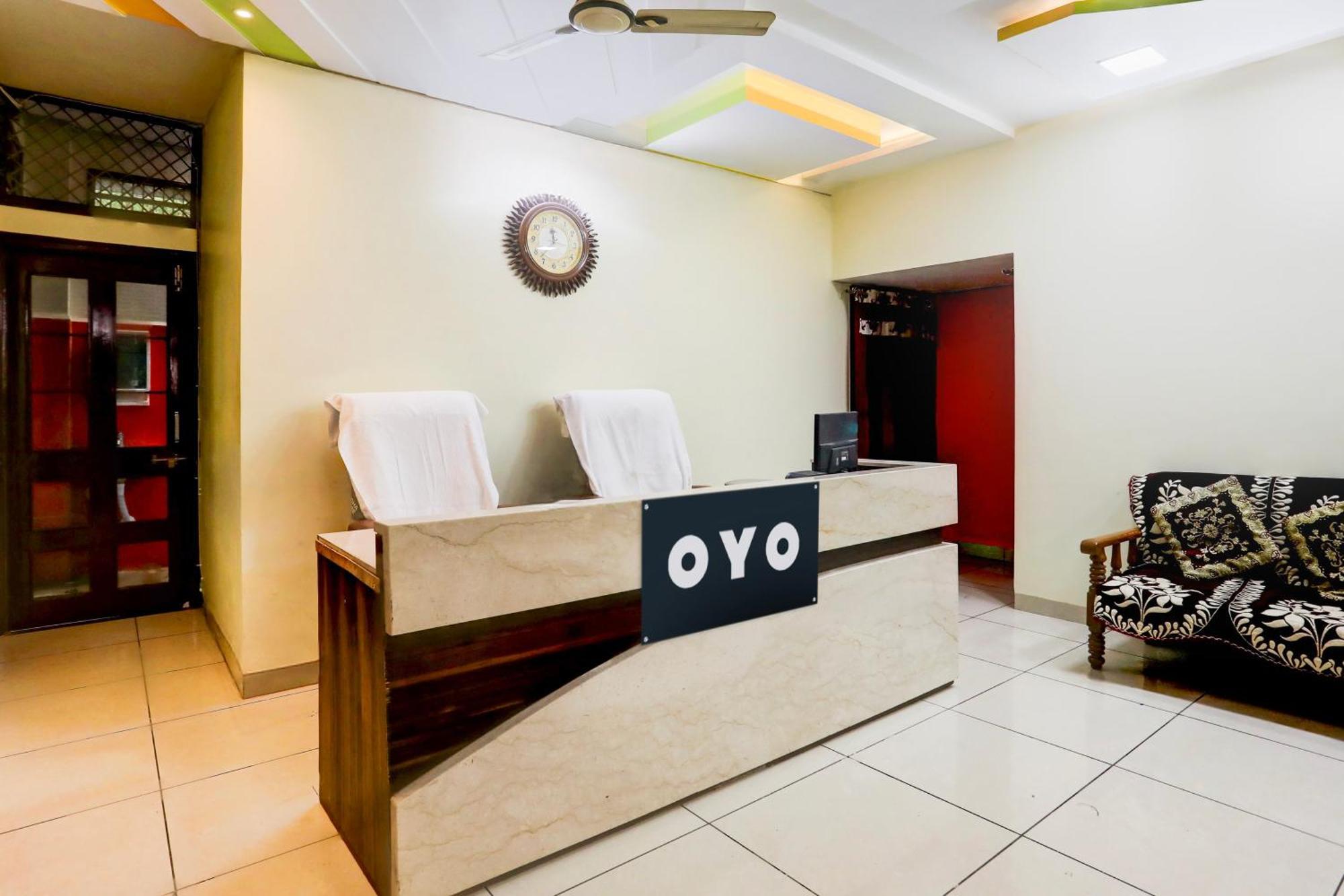 O The Baba Gest House * Indore