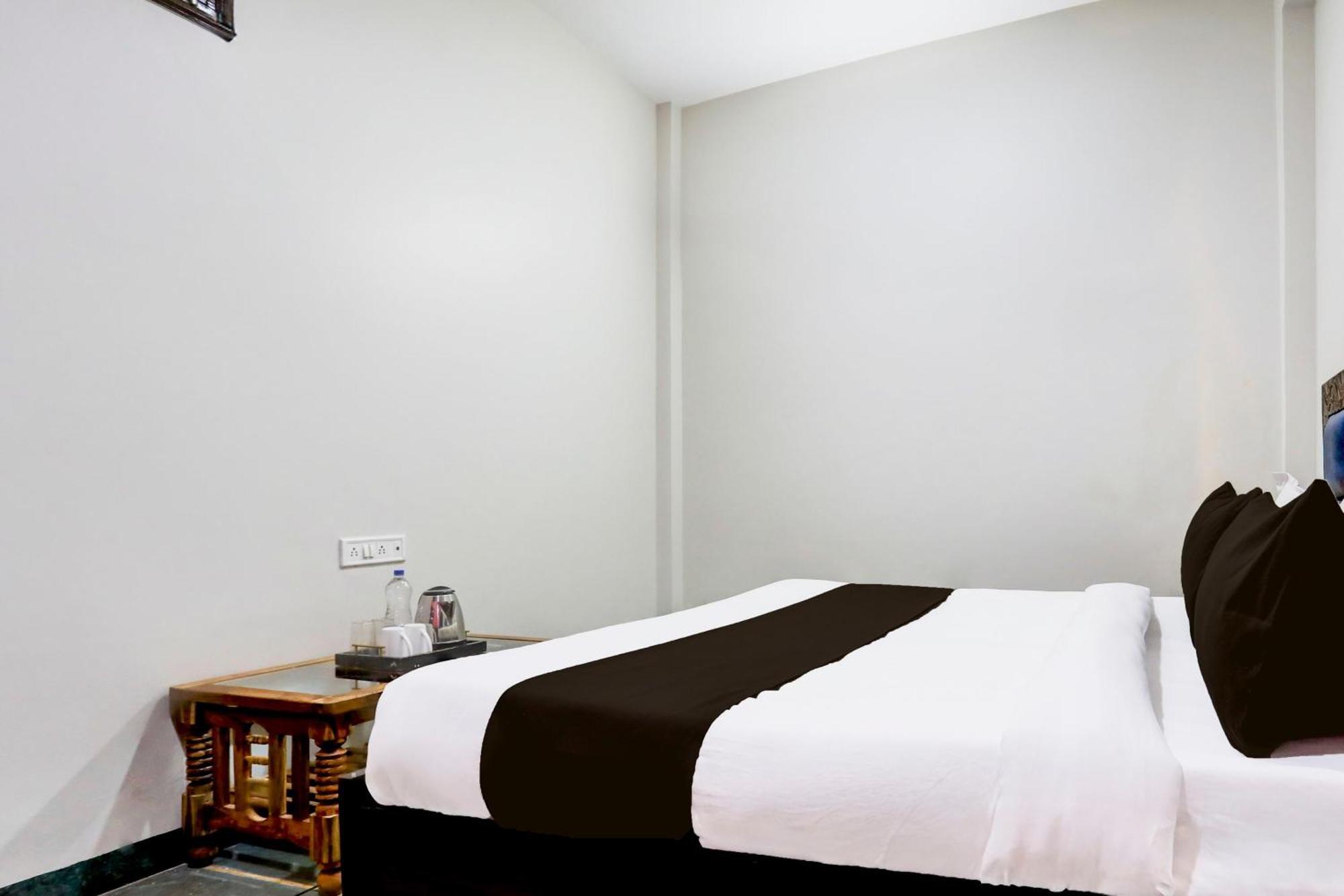 O The Baba Gest House Hotel Indore