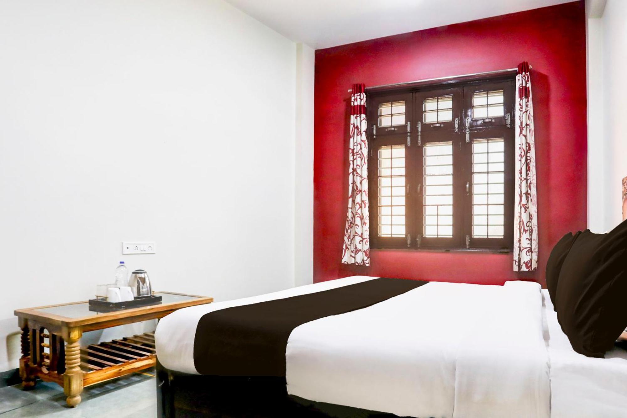 Hotel O The Baba Gest House Indore